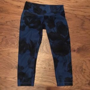 Lululemon size 4 crop